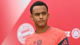 Nuremberg pursues Bayern Munich defender Tarik Bouhmann.webp