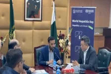 Kamal pledges to screen 165 million Pakistanis for Hepatitis C.webp