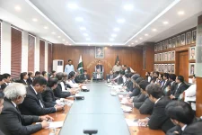 With Maryam Nawaz, Tarar resolves fees, cautions Punjab bars.webp