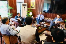 CDA chief Randhawa confronts delays, demands quality in Islamabad.webp