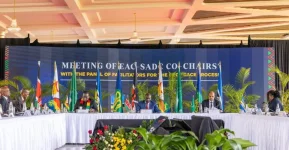 Ruto and Mnangagwa unite AU, EAC, and SADC for DRC peace mediation in Nairobi.webp