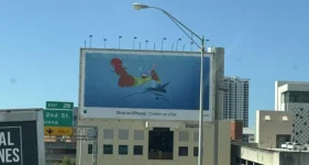 Apple billboard in Miami baffles drivers as shot on iPhone ad draws wild reactions.webp