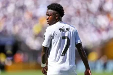 Vinicius Junior rejects Al Hilal offer to stay at Real Madrid.webp