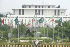 Asif, Nasserzadeh unite in Islamabad for counter terror plan.webp