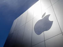 Apple files federal suit against Apple Cinemas in Massachusetts.webp