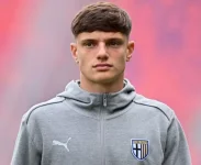 Al-Hilal targets Parma's Leoni and Fiorentina's Comuzzo.webp