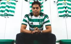 Celtic secures Man City prospect Jahmi Simpson for its defense.webp