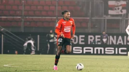 Arsenal targets another defender, Rennes's prospect Jeremy Jakye.webp