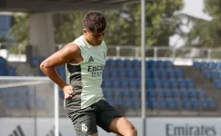 Arda Guler sparks concern with bandaged leg in Real Madrid training session.webp