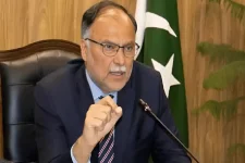 Ahsan Iqbal pushes Beijing talks on EV sector, sodium battery tech in Pakistan.webp