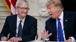 Apple's Tim Cook buys tariff safety with $600 billion US pledge.webp