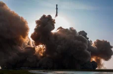 Rocket Lab's Peter Beck says his Neutron won't be rubbish like Starship.webp
