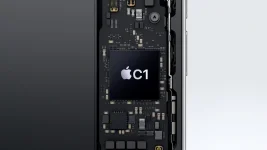Apple's C1 chip cripples the iPhone 17 Air's 5G service in the US.webp