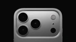 Apple makes the iPhone 17 Pro Max fatter for a Samsung feature.webp