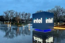 The US government begs Nvidia and AMD to use a failing Intel.webp