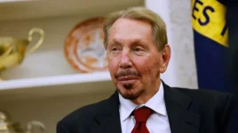 Trump ally Larry Ellison dethrones a struggling Elon Musk.webp