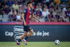 Barcelona clears Mark Bernal to warm the bench against Valencia.webp