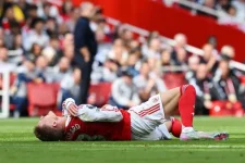 Another Arsenal season collapses with captain Ødegaard's injury.webp