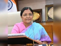 Savitri Thakur reviews flood relief with families along the Kullu Manali route.webp
