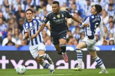 Mbappé stars as 10-man Real Madrid edge Sociedad 2-1 for fourth straight win.webp
