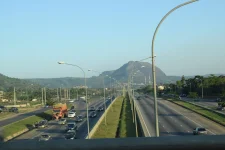 Mob swarms taxi robbers in Abuja, police pull duo from near death.webp
