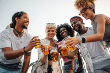 Dutch study finds mosquitoes hunt beer drinkers who share beds.webp