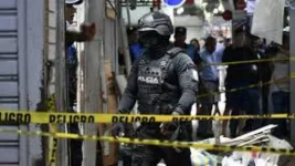 Benavides says gangs wage turf war as seven slain in Ecuador bloodbath.webp