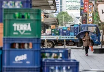 South Korean firms burn 600 billion won on room salons, Rep Kim demands a cap.webp