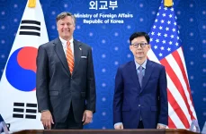 Landau grovels in Seoul, vows no repeat of Georgia battery raid fiasco.webp