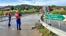 Sabah floods surge to 400 evacuees, Penampang and Beaufort are submerged.webp