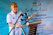 Penang's Fahmi Fadzil confronts Meta over Facebook gambling blitz.webp