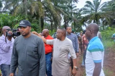 Abia officials rush to calm Nsulu after airport land cash protest erupts at project site.webp