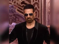 Akshay Kumar's Bigg Boss 19 takeover is just French kiss tutorials.webp