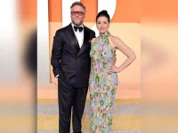 Seth Rogen grabs Emmy gold in LA for Apple TV hit The Studio.webp