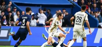 PSG crushes Lens at Parc des Princes, Barcola's double steal show.webp