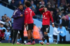 Fernandes fumes as United crumble 3-0 to City at Etihad.webp