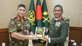 Maldives army chief meets Bangladesh General Waker.webp