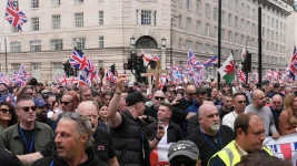 London cops face Tommy Robinson protest violence.webp