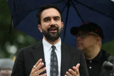 Hochul backs Mamdani for NYC mayor as Netanyahu arrest vow splits Democrats.webp