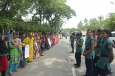Gazipur garment workers shut down factories over unpaid wages and mass suspensions.webp