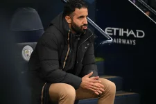 Man United's Amorim refuses to change tactics after derby loss.webp