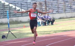 Roni finishes 42nd in the 400m hurdles at the Japan worlds.webp