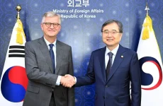 Cho Hyun, UN's Lacroix discuss peacekeeping in Seoul.webp