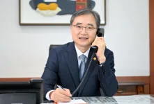 Cho Hyun talks Ukraine reconstruction with counterpart.webp