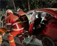 Man killed in Proton Persona crash near Tanjung Batu Beach in Bintulu.webp