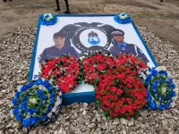 Gambia Police honor Pateh Jallow and Sang J Mendy at Banjulinding memorial.webp
