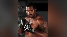 Elvis Moyo stripped of EFC title over 800g weight miss.webp