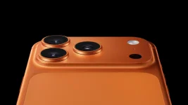 Apple tests a transparent back for the iPhone 18 Pro.webp