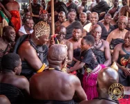 Otumfuo invites the young Chief Justice to sit with him.webp