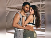 Varun Dhawan catches Janhvi Kapoor getting makeup in bed.webp